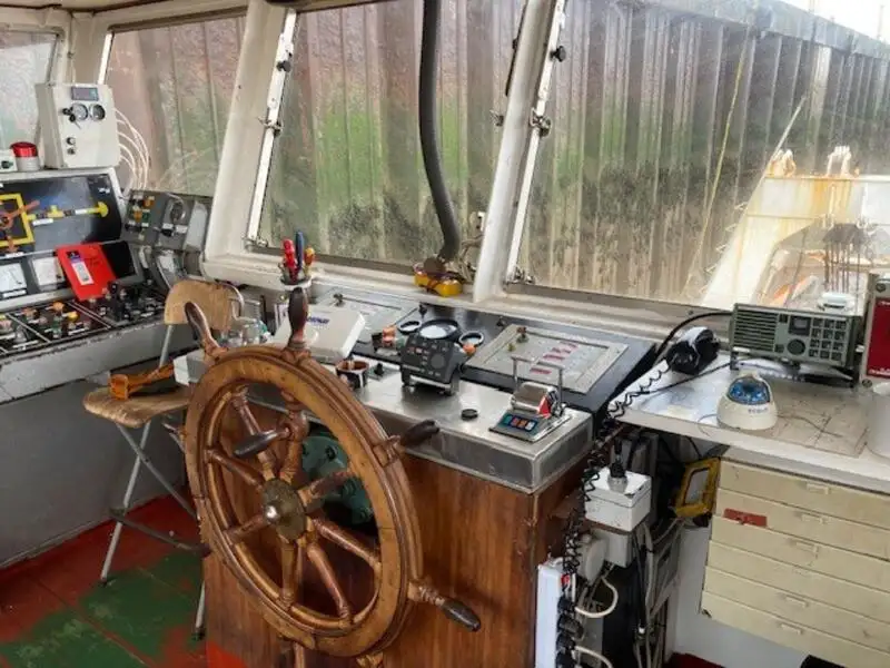 Kapal dredger kanggo didol