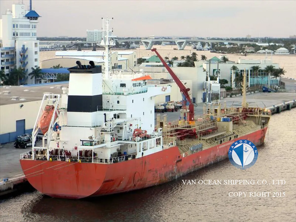Kapal tanker minyak/bahan kimia kanggo didol