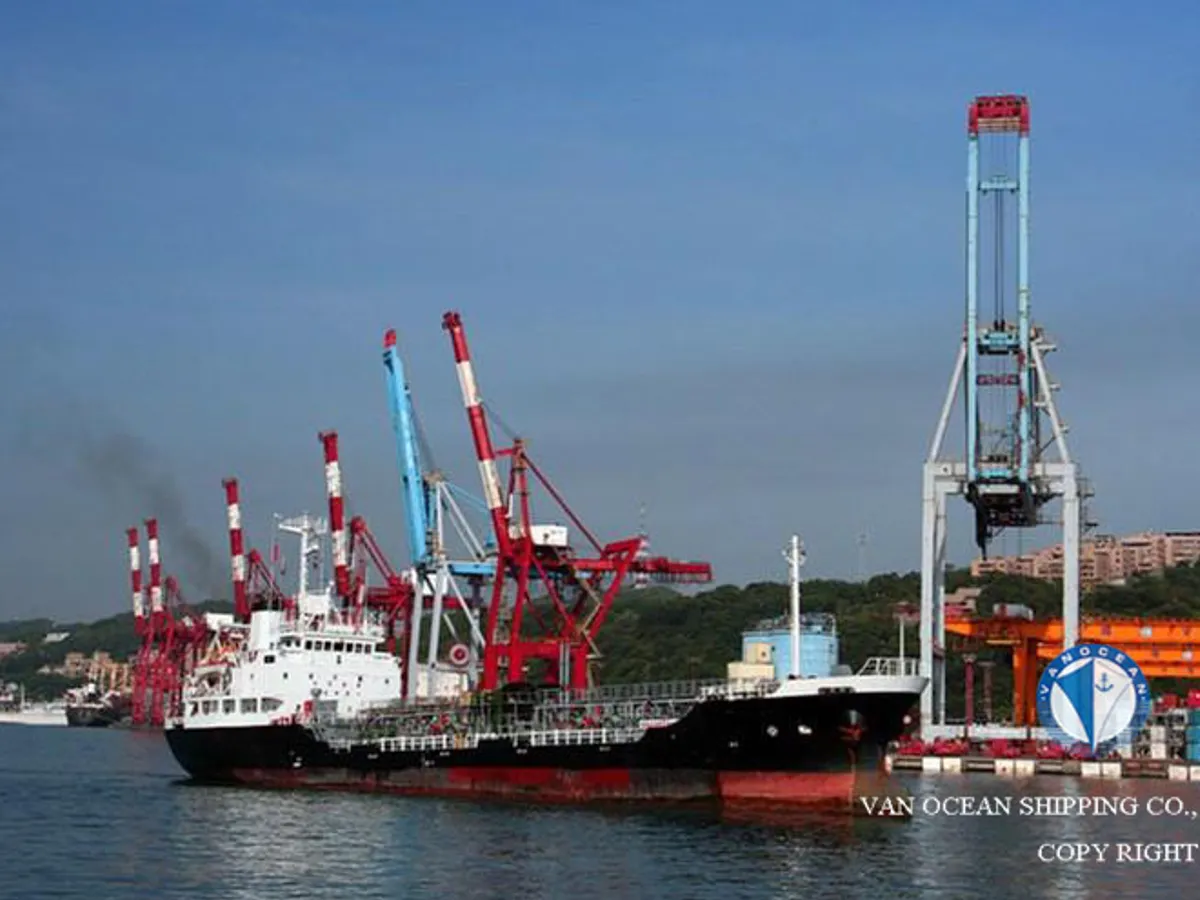 Kapal tanker minyak/bahan kimia kanggo didol