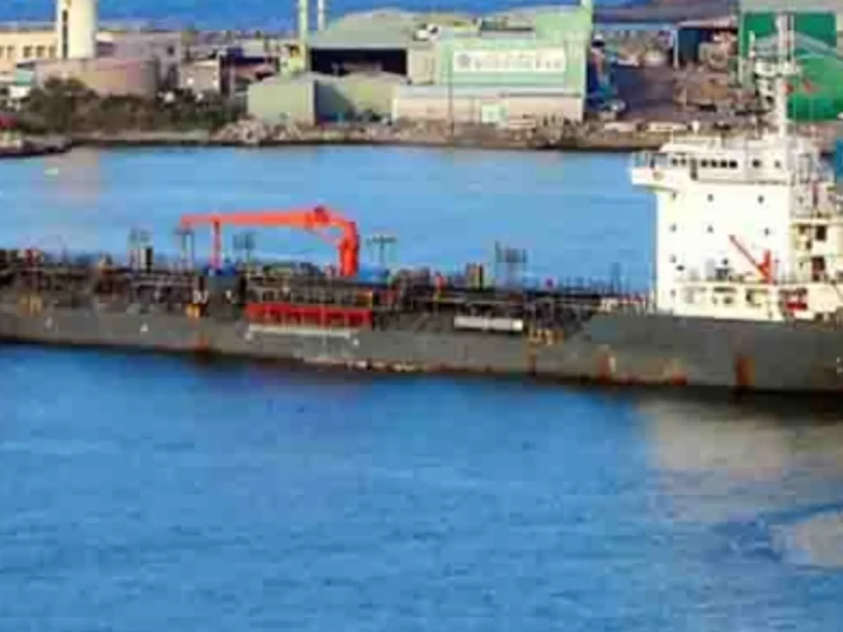 Kapal tanker minyak/bahan kimia kanggo didol