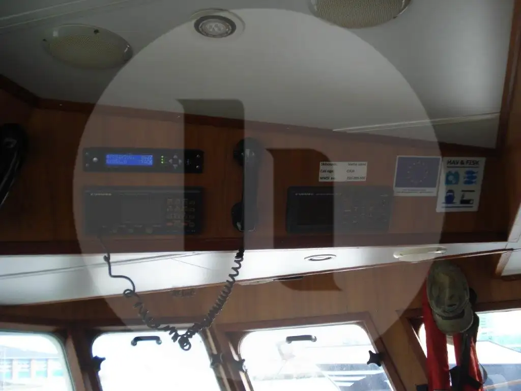 Kapal trawler berkas kanggo didol