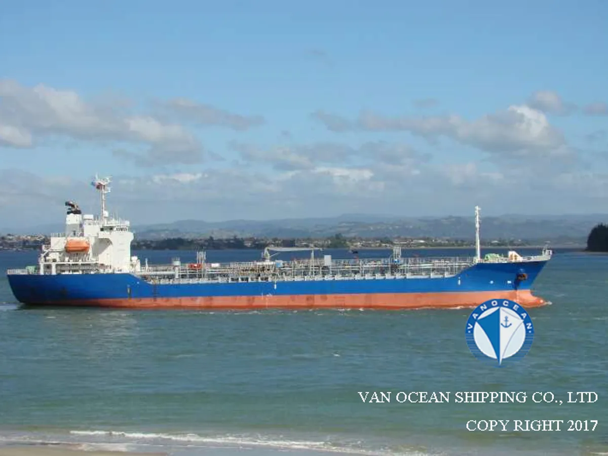 Kapal tanker minyak/bahan kimia kanggo didol