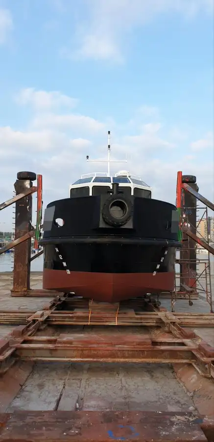 Kapal kerja kanggo didol