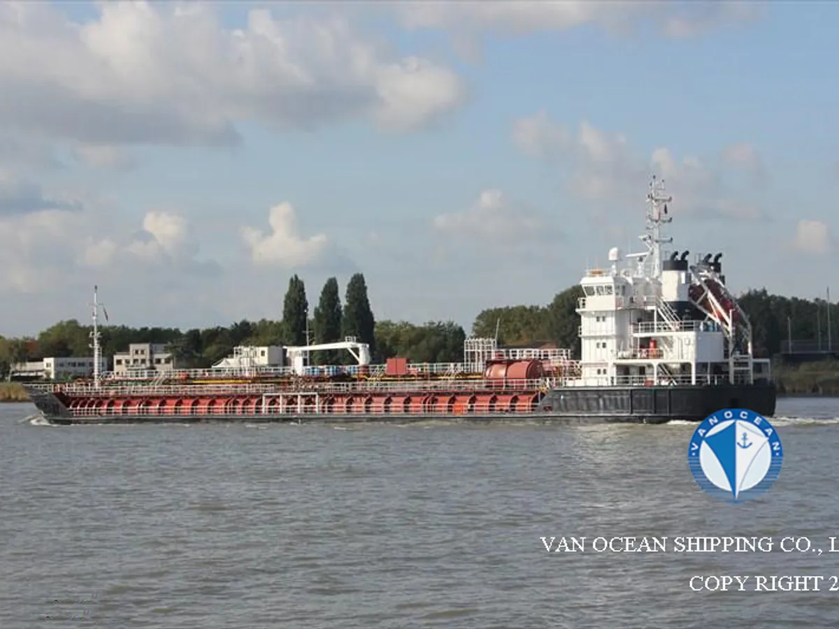 Kapal tanker minyak/bahan kimia kanggo didol