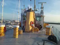 Kapal kerja kanggo didol