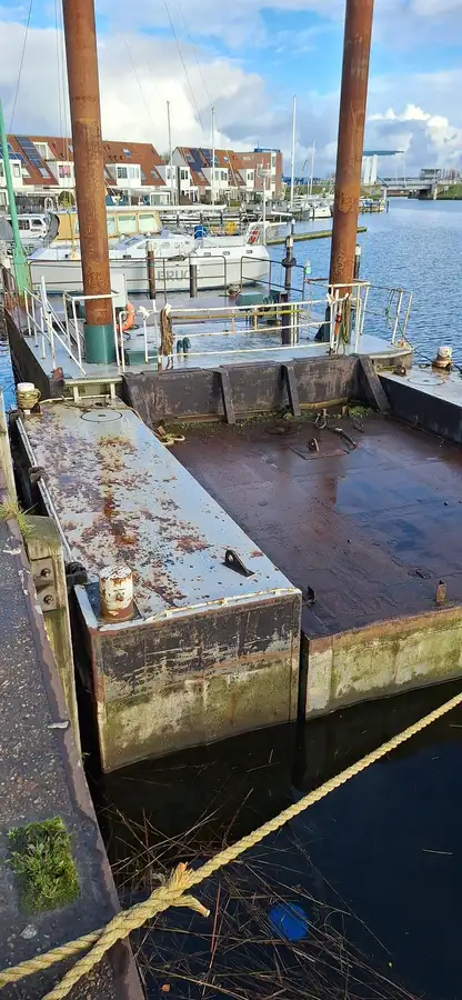 Kapal dredger kanggo didol