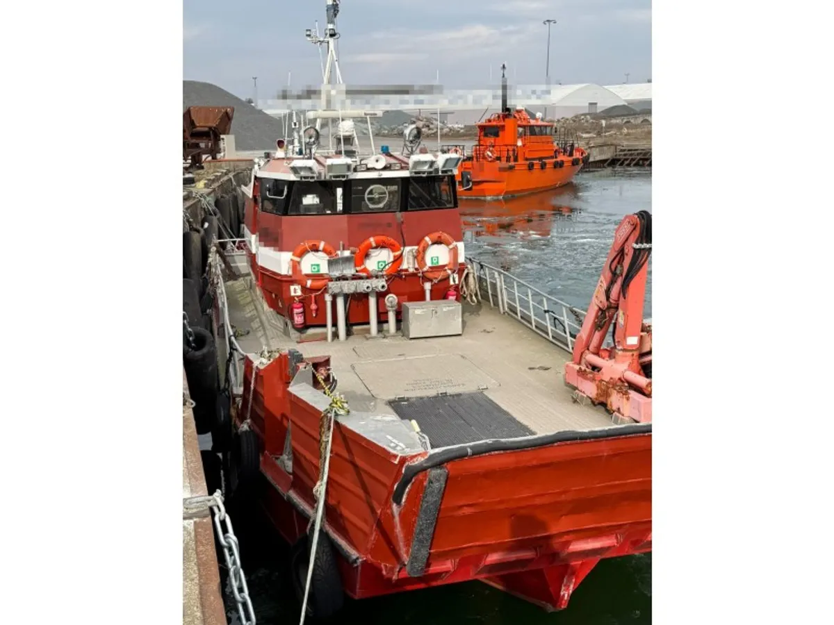 Kapal kerja kanggo didol