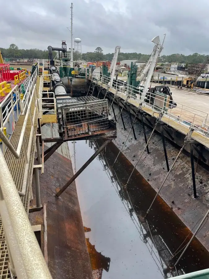 Kapal dredger kanggo didol