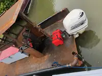 Kapal kerja kanggo didol
