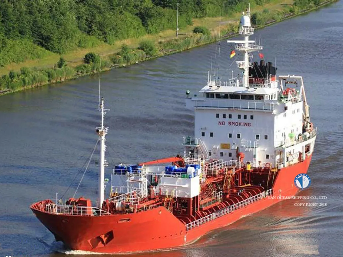 Kapal tanker minyak/bahan kimia kanggo didol