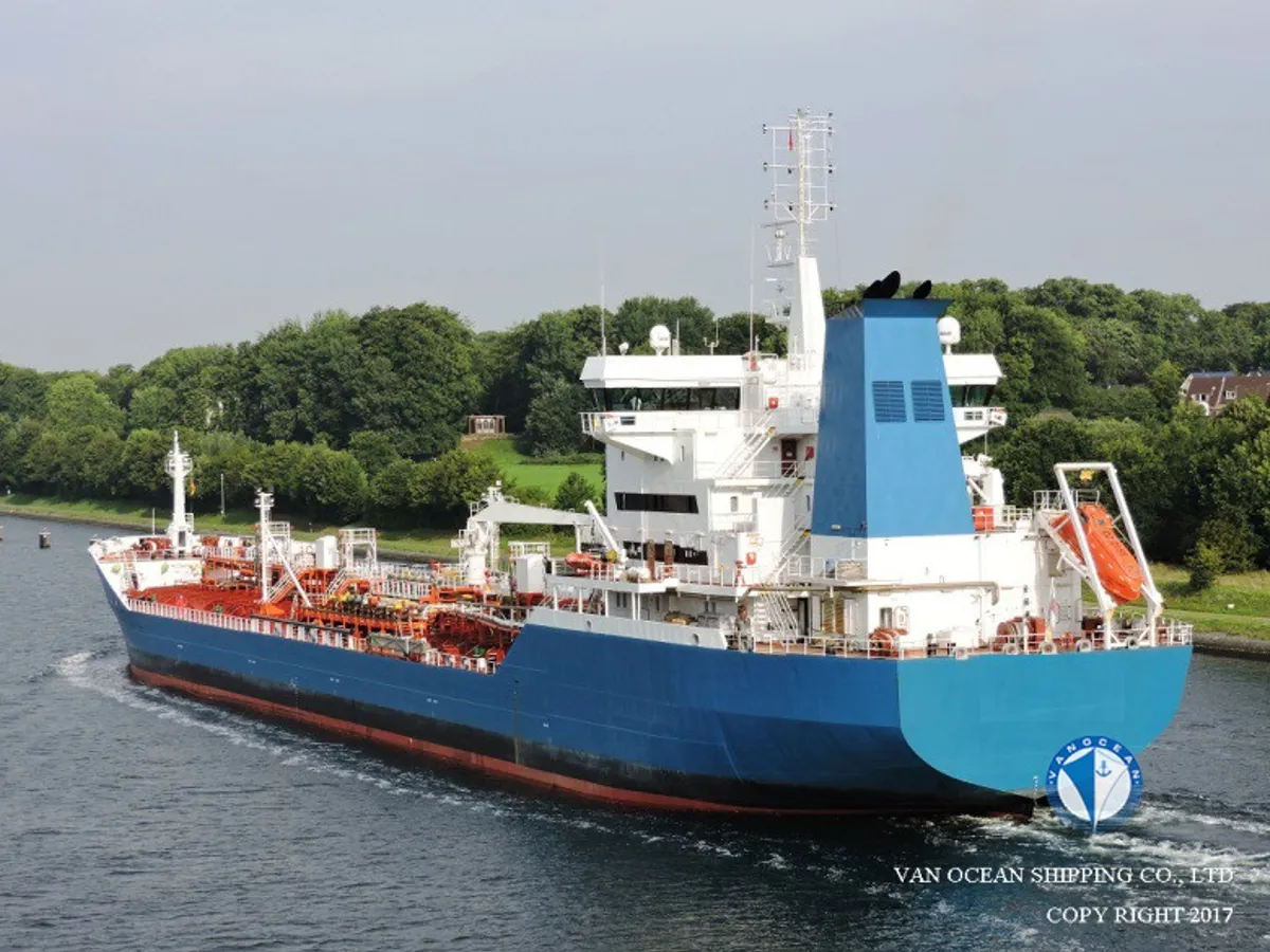 Kapal tanker minyak/bahan kimia kanggo didol