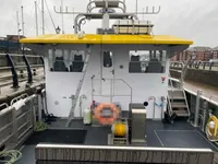 Kapal kerja kanggo didol