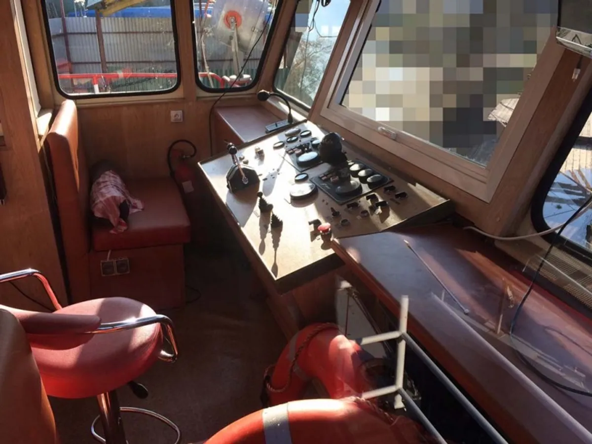 Kapal kontainer kanggo didol