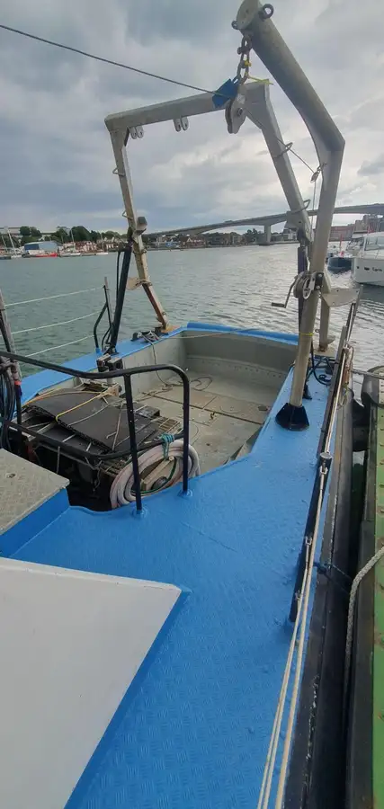 Kapal kontainer kanggo didol