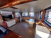 Kapal kerja kanggo didol