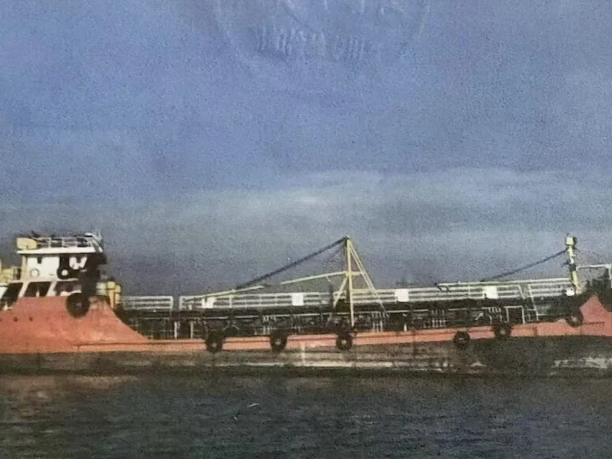 Kapal tanker minyak/bahan kimia kanggo didol