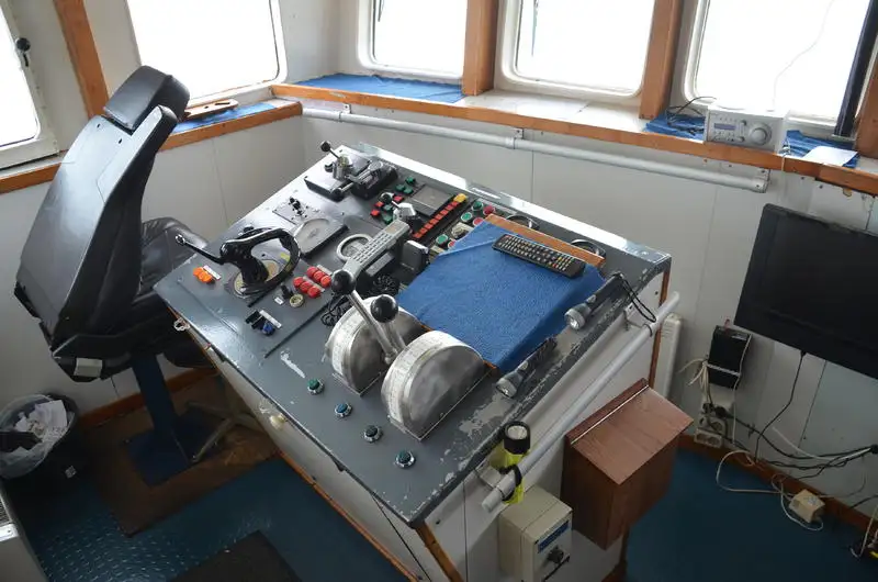 Kapal pasokan platform (PSV) kanggo didol