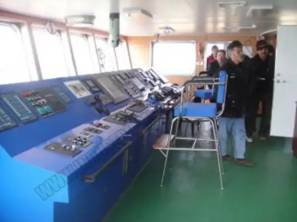 Kapal tanker minyak/bahan kimia kanggo didol