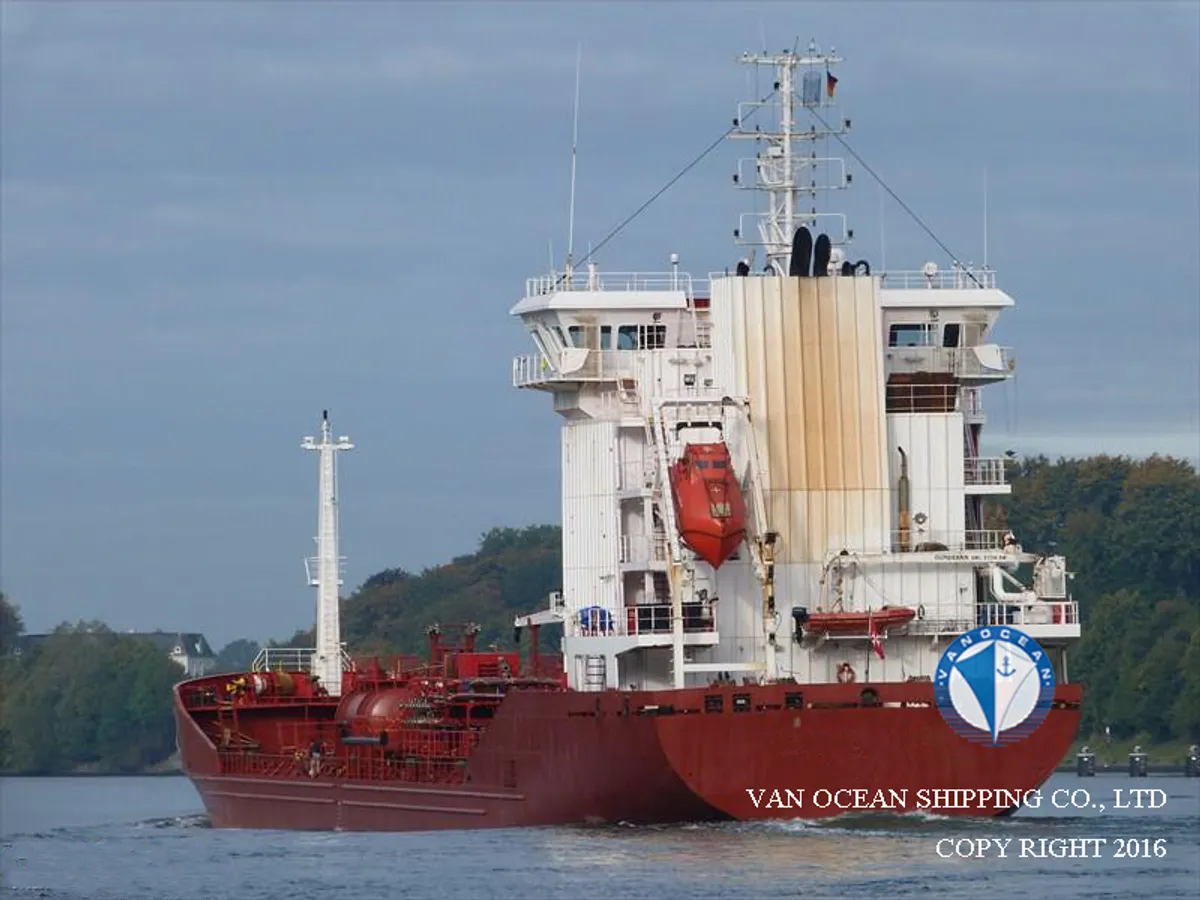 Kapal tanker minyak/bahan kimia kanggo didol