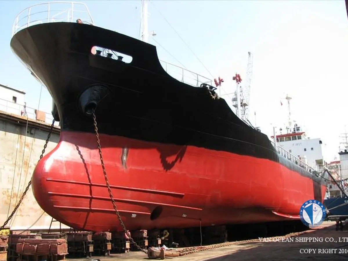 Kapal tanker minyak/bahan kimia kanggo didol
