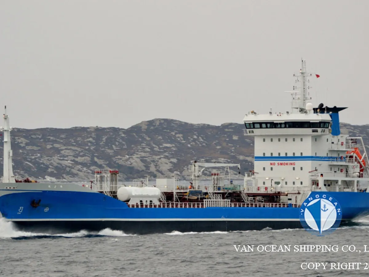 Kapal tanker minyak/bahan kimia kanggo didol