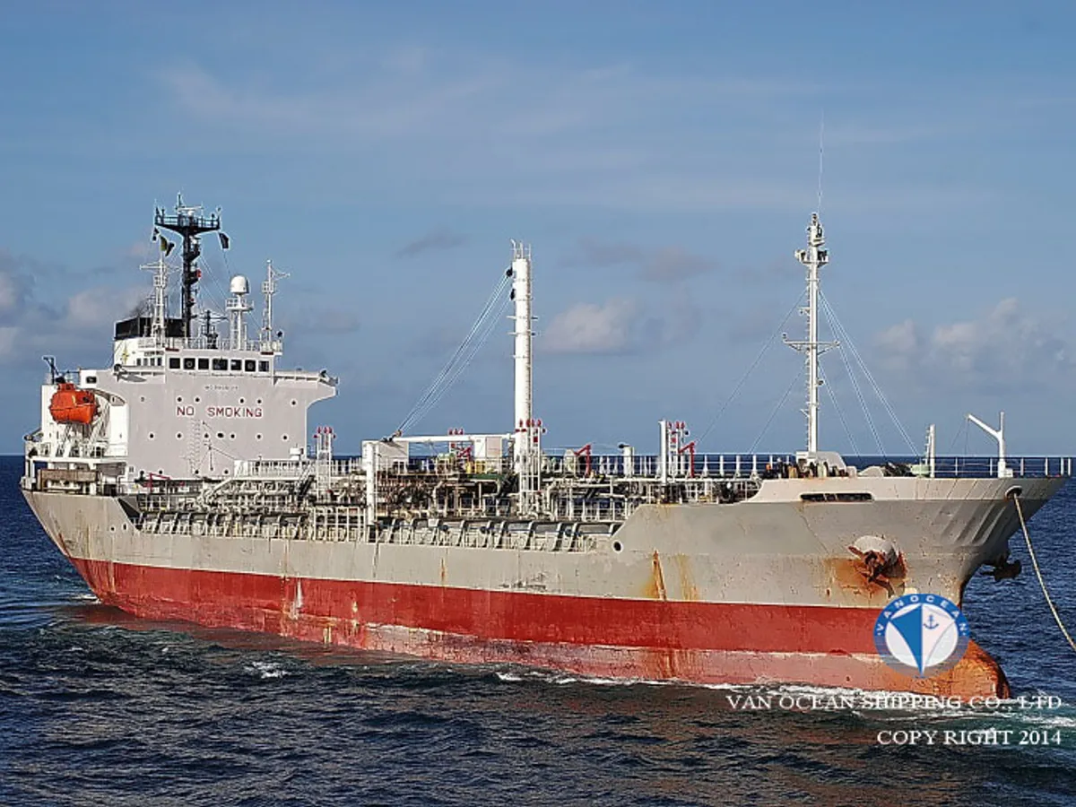 Kapal tanker minyak/bahan kimia kanggo didol