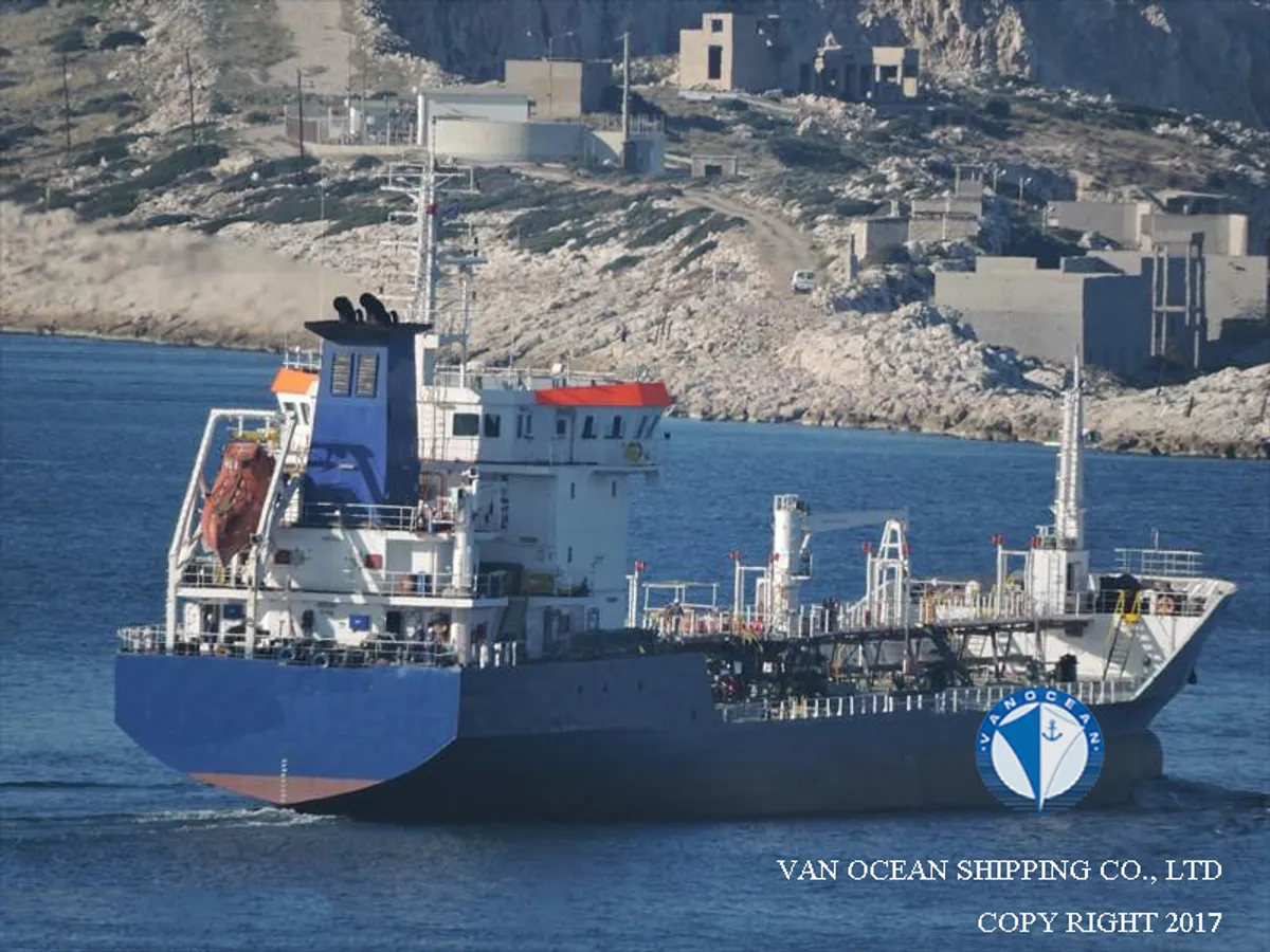 Kapal tanker minyak/bahan kimia kanggo didol