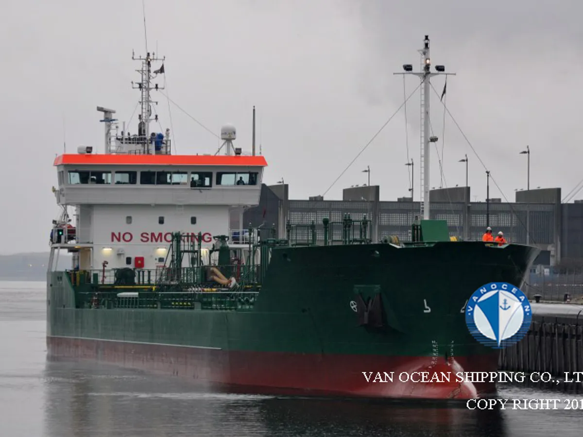 Kapal tanker minyak/bahan kimia kanggo didol