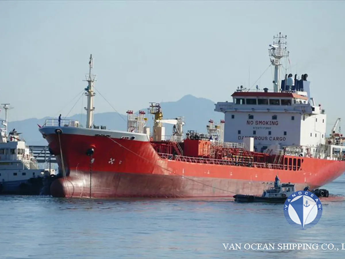 Kapal tanker minyak/bahan kimia kanggo didol