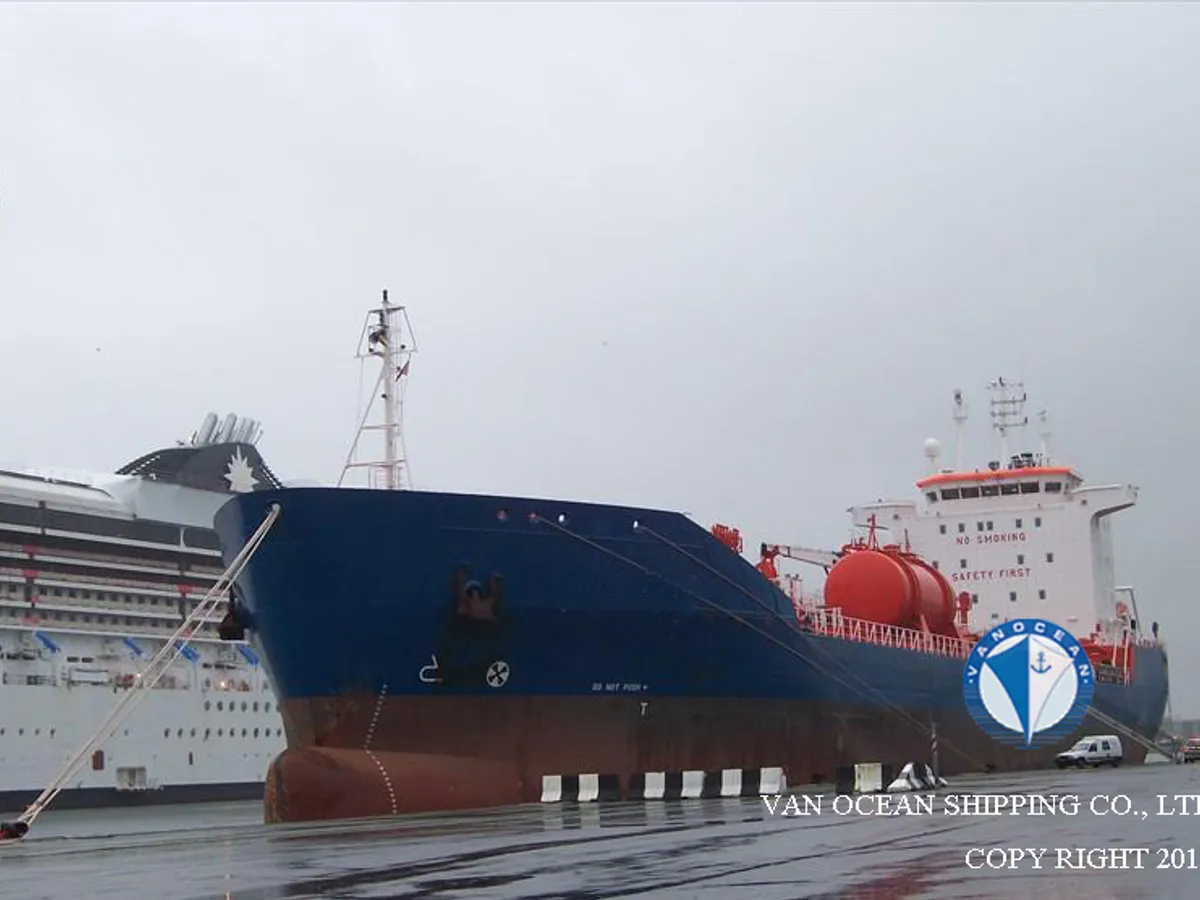 Kapal tanker minyak/bahan kimia kanggo didol