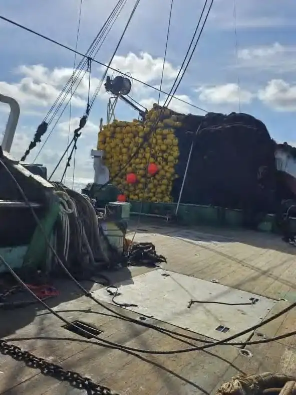 Kapal purse seiner kanggo didol