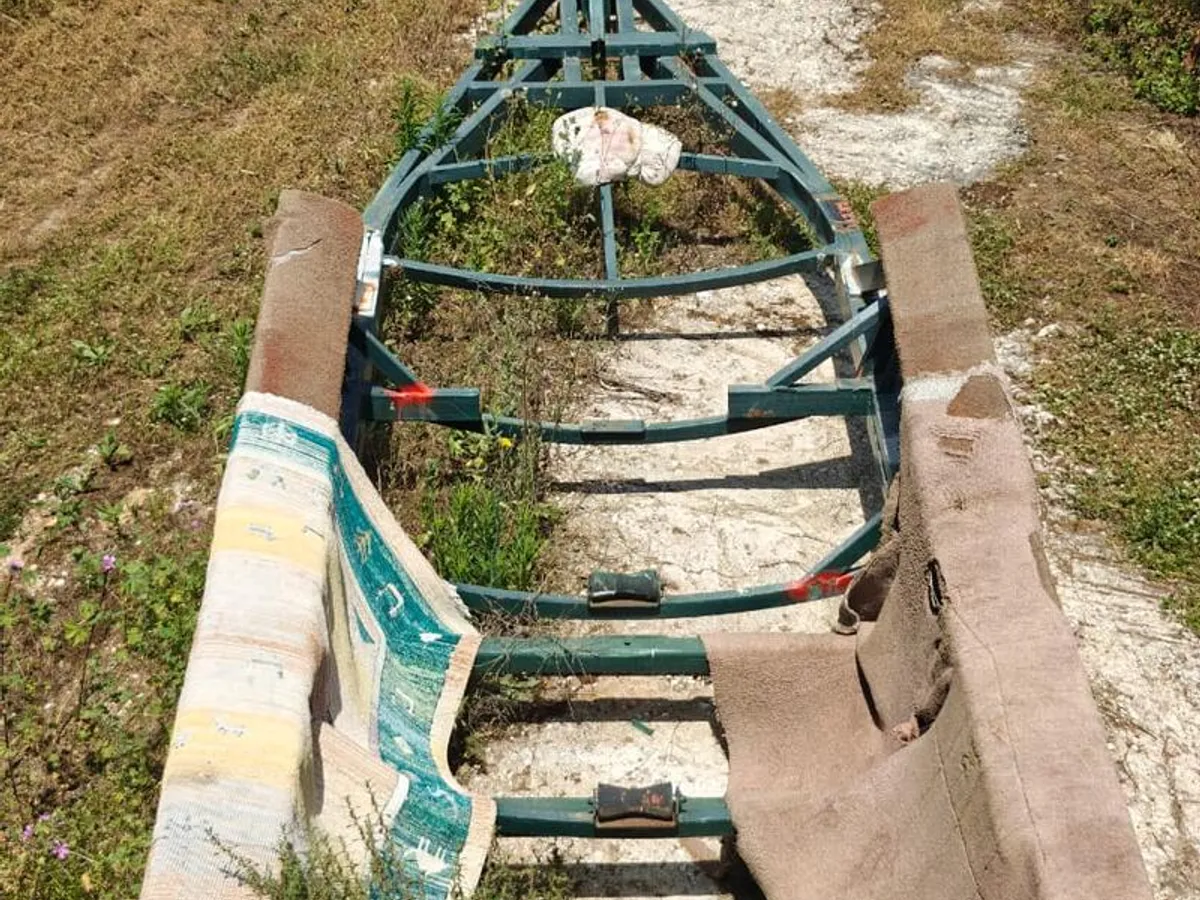 Kapal kerja kanggo didol