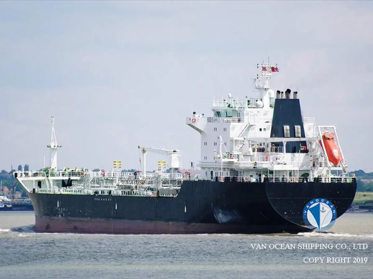 Kapal tanker minyak/bahan kimia kanggo didol