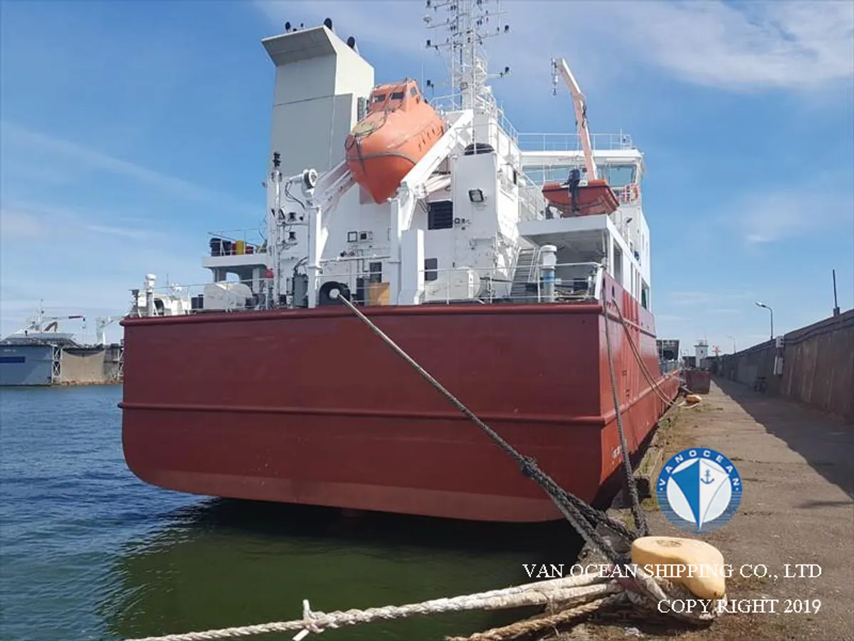 Kapal tanker minyak/bahan kimia kanggo didol