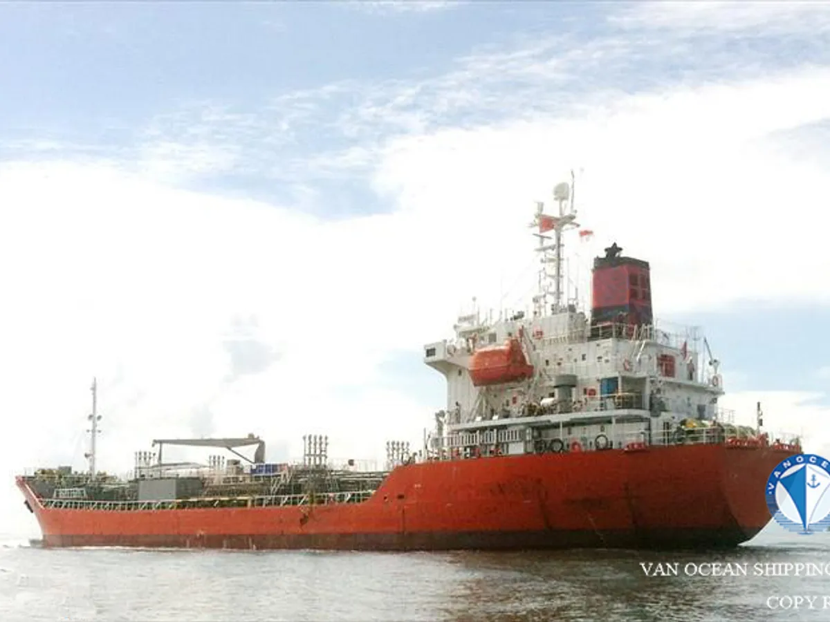 Kapal tanker minyak/bahan kimia kanggo didol