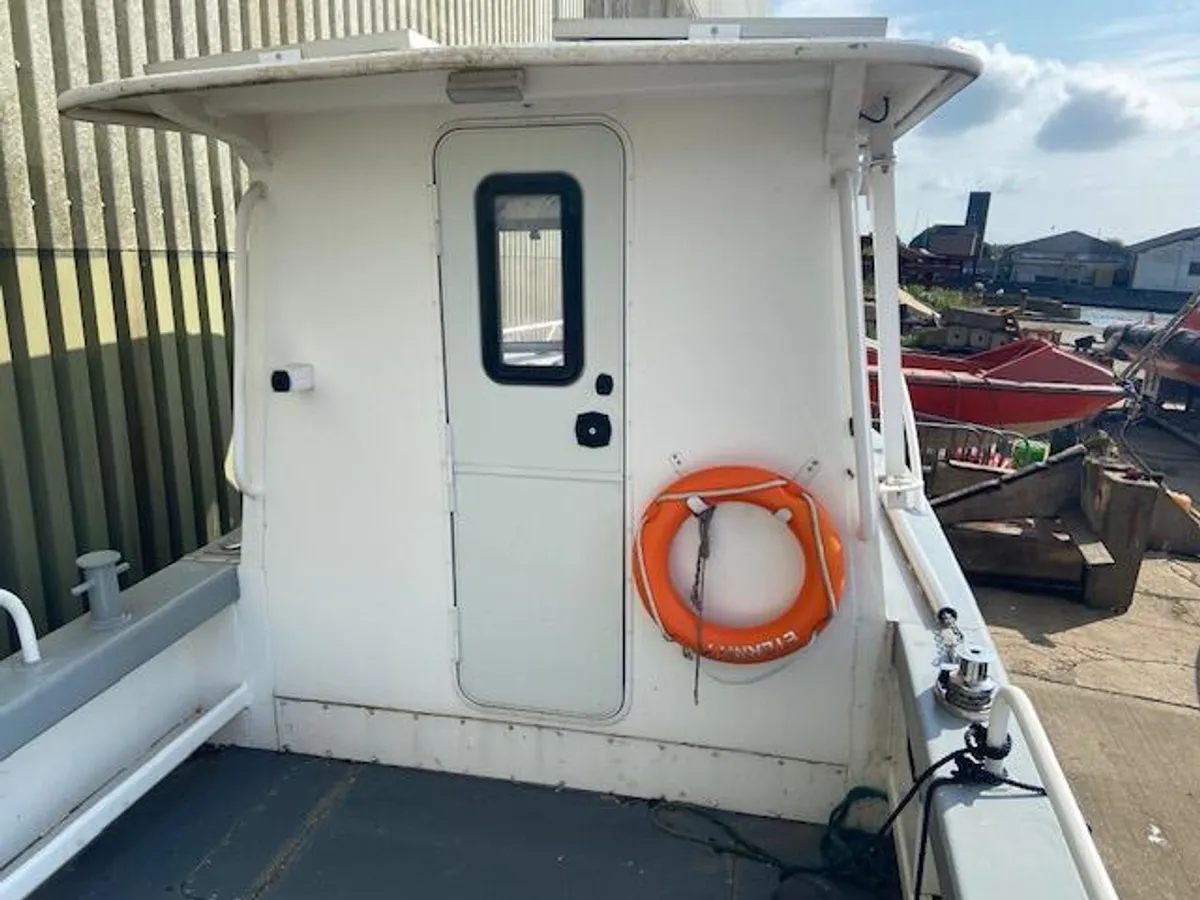 Kapal kerja kanggo didol