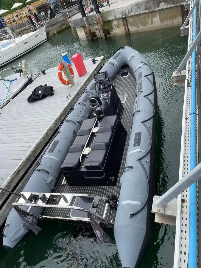 Kapal karet kaku kanggo didol