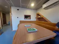 Kapal kerja kanggo didol