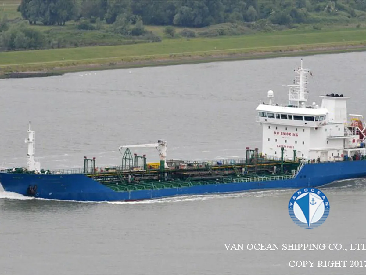 Kapal tanker minyak/bahan kimia kanggo didol