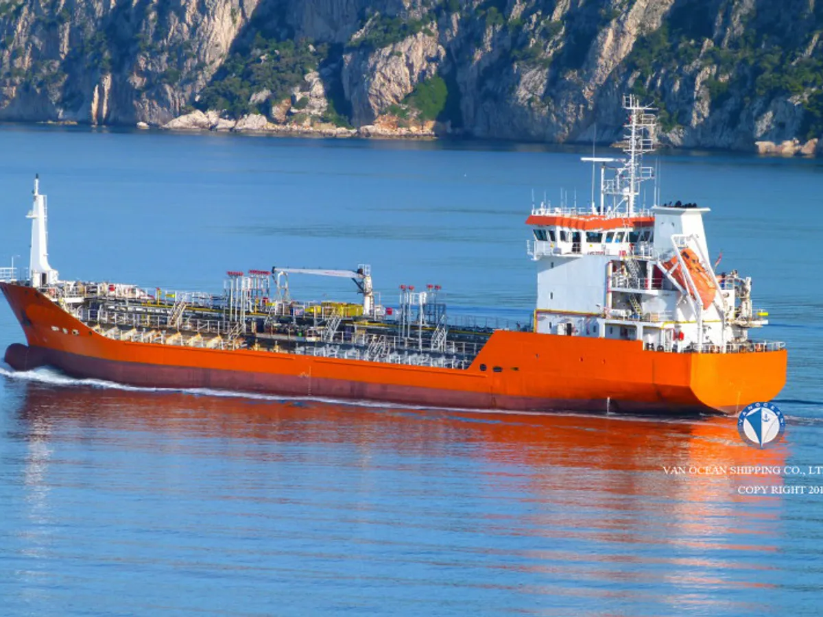 Kapal tanker minyak/bahan kimia kanggo didol