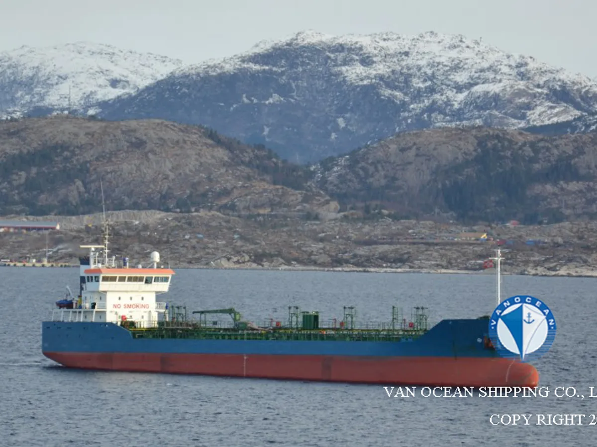 Kapal tanker minyak/bahan kimia kanggo didol