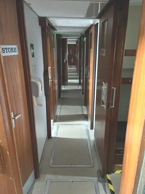 Barge akomodasi kanggo didol