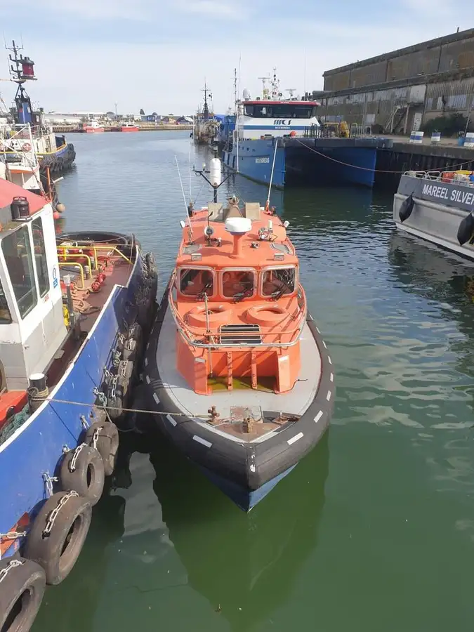 Kapal karet kaku kanggo didol