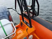Kapal kontainer kanggo didol