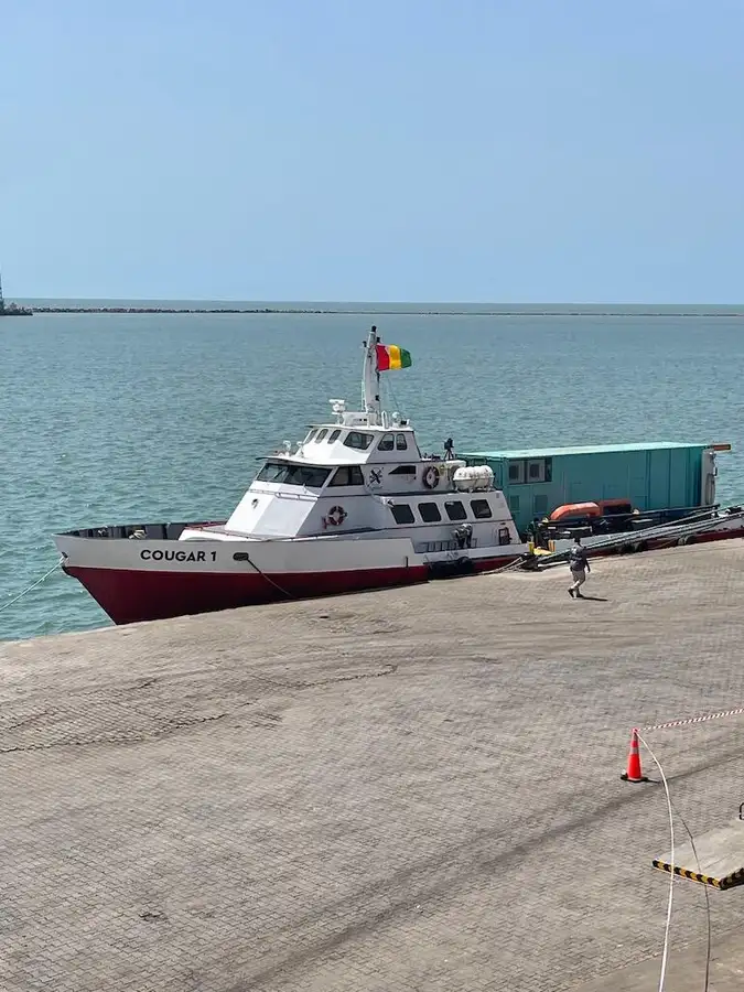 Kapal kontainer kanggo didol