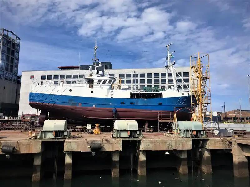 Kapal longliner kanggo didol