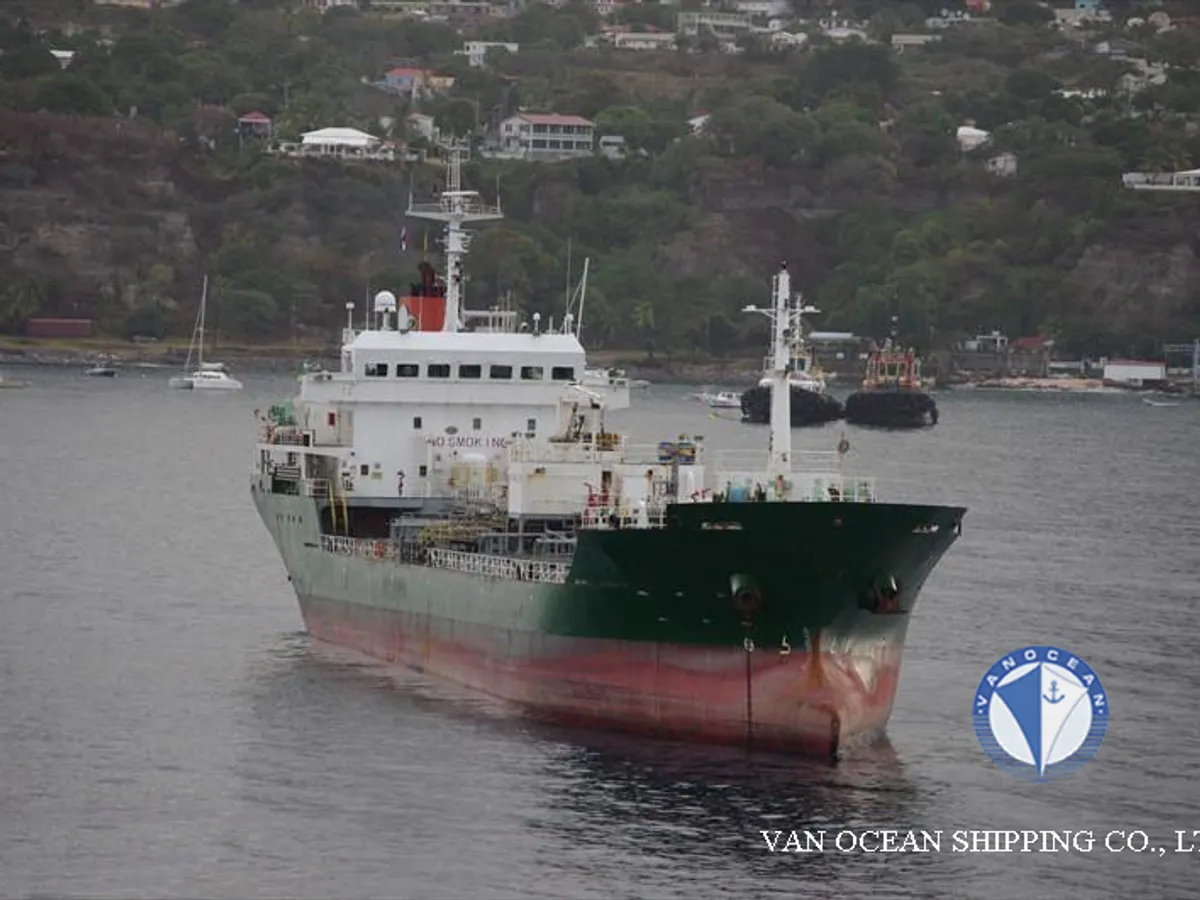 Kapal tanker minyak/bahan kimia kanggo didol