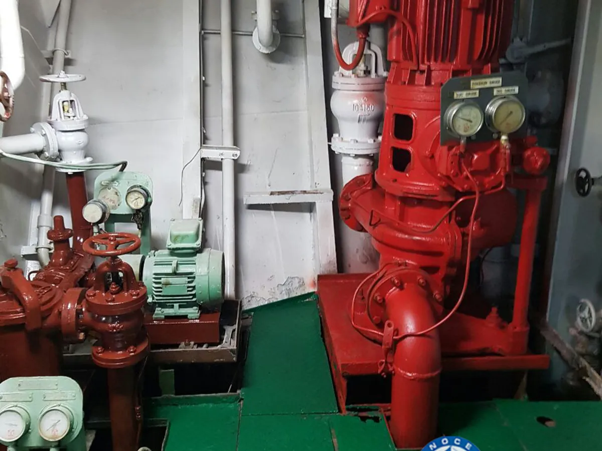 Kapal tanker minyak/bahan kimia kanggo didol