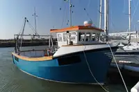 Kapal kerja kanggo didol
