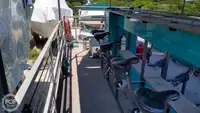 Kapal kontainer kanggo didol